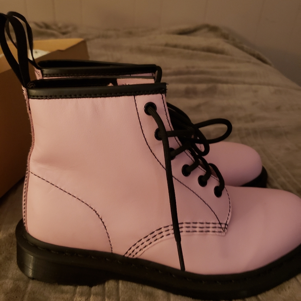 Dr Marten boots 101 6eyelet